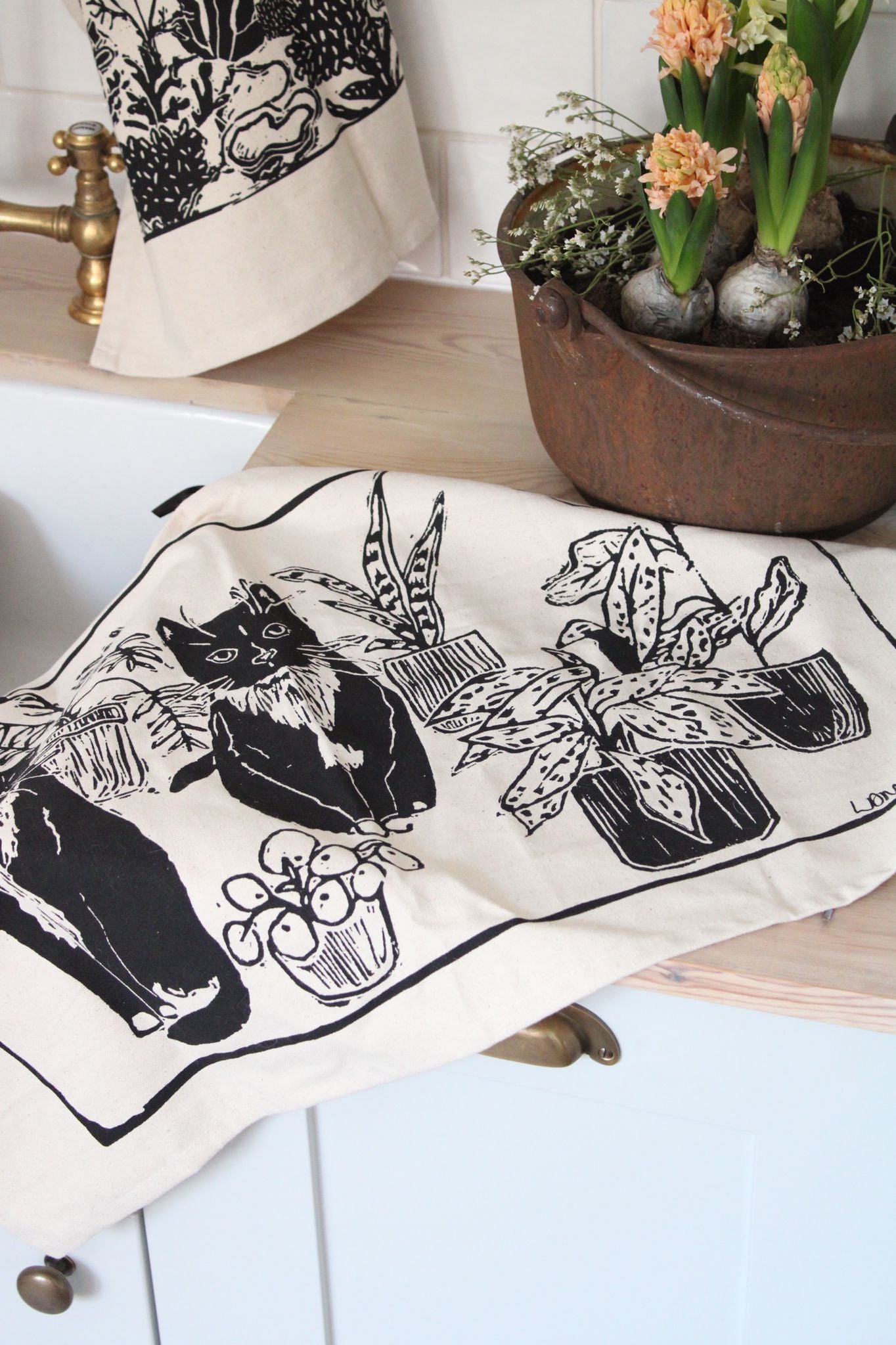 Cats & Plants Natural Tea towel GOTS Organic and FairTrade.